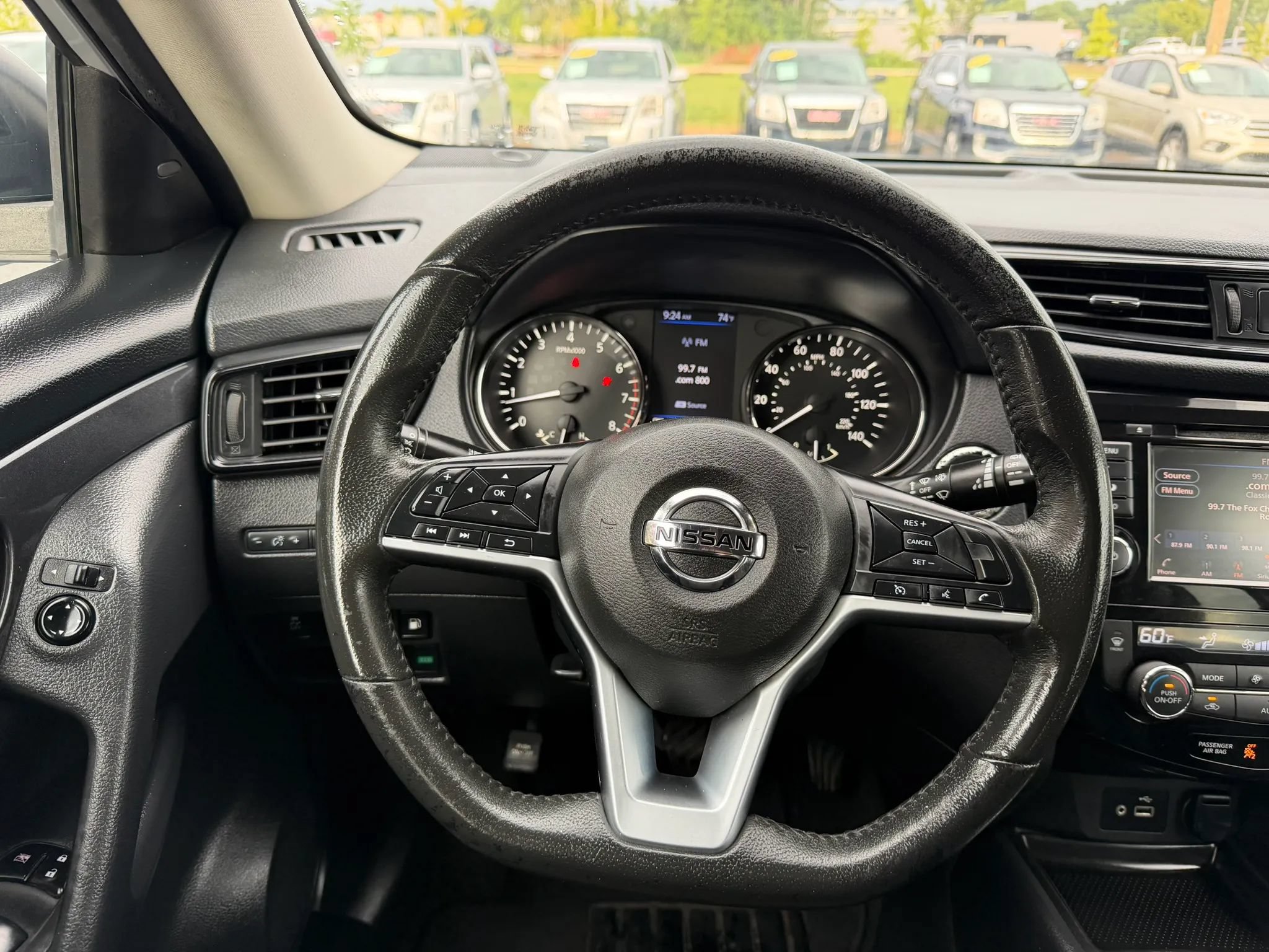Used 2019 Nissan Rogue SV FWD image 23