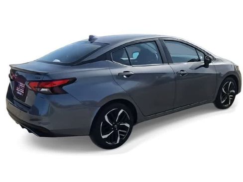 Used 2024 Nissan Versa SR image 8