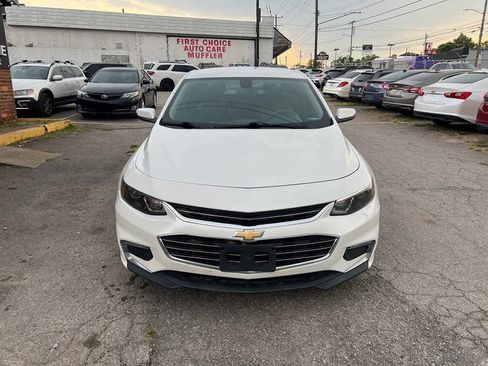 Used 2018 Chevrolet Malibu LT w/ Leather Package image 8