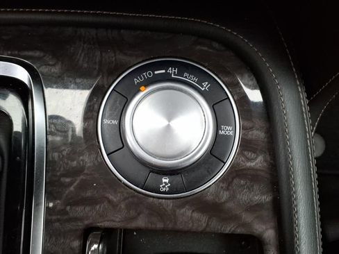 Used 2022 Nissan Armada Platinum w/ Captain's Chairs Package image 22