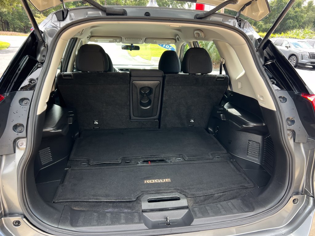 Used 2017 Nissan Rogue S FWD image 17