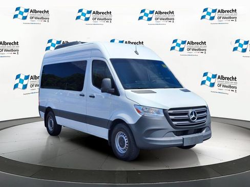 Used 2024 Mercedes-Benz Sprinter 2500 image 7