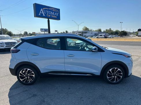 Used 2022 Chevrolet Bolt EUV Premier w/ Sun & Sound Package FWD image 5