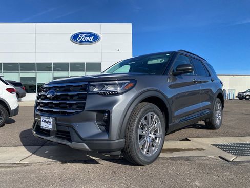 New 2026 Ford Explorer Active w/ Active Comfort Package image 2