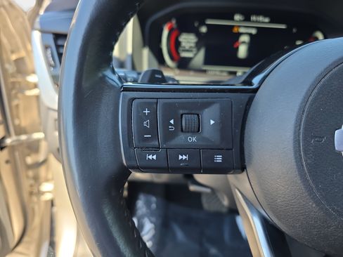 Used 2021 Nissan Rogue Platinum FWD image 15
