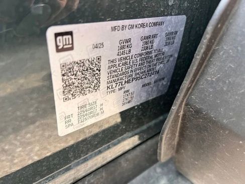 Used 2025 Chevrolet Trax LT FWD image 5