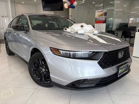 Used 2025 Honda Accord SE image 3