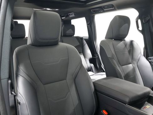 Used 2026 Lexus GX 550 w/ Accessory Package (2T) image 40