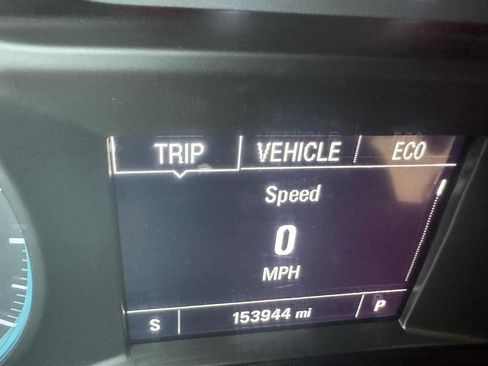 Used 2018 Chevrolet Equinox LT w/ LPO, Cargo Package image 21