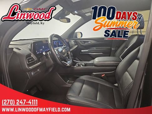 Used 2026 Chevrolet Traverse LT AWD/4WD image 11