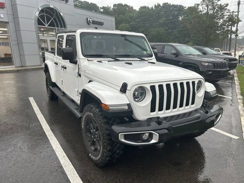 Used 2022 Jeep Gladiator Sport AWD/4WD image 1