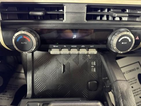Used 2024 Toyota Tacoma TRD Off-Road AWD/4WD image 17