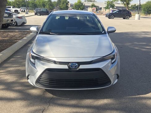 Certified 2025 Toyota Corolla LE FWD image 8