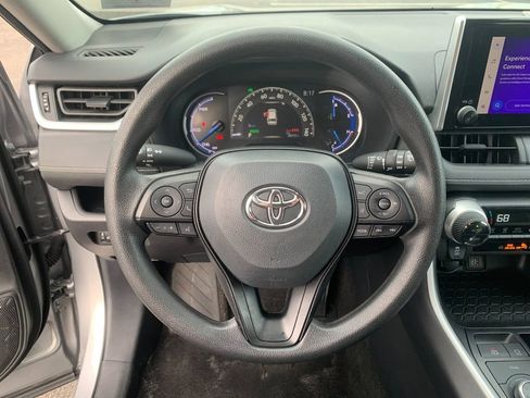 Used 2025 Toyota RAV4 XLE AWD/4WD image 26