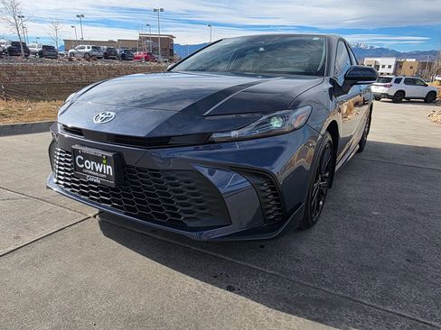 New 2026 Toyota Camry SE FWD image 3