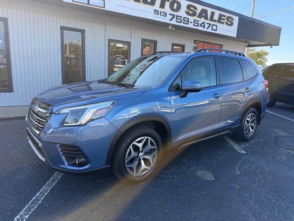 Used 2024 Subaru Forester Premium AWD/4WD image 2