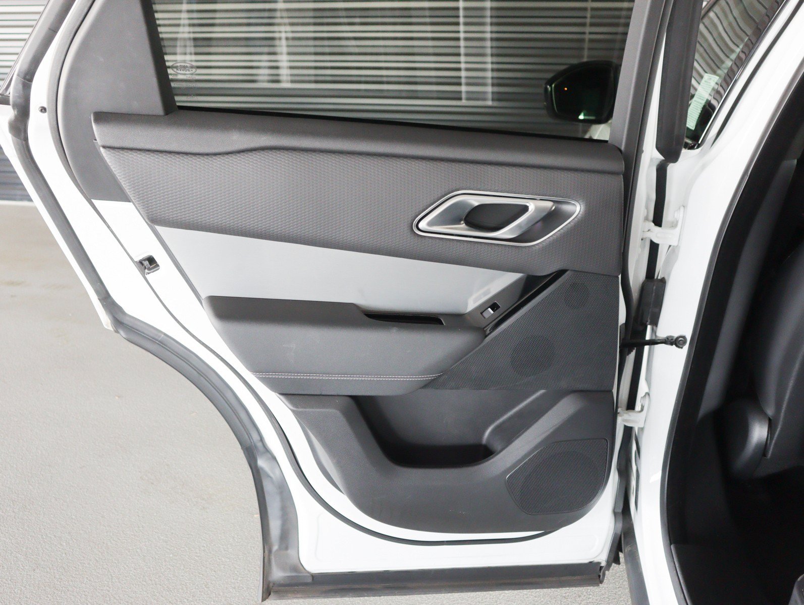 Used 2023 Land Rover Range Rover Velar R-Dynamic S AWD/4WD image 27
