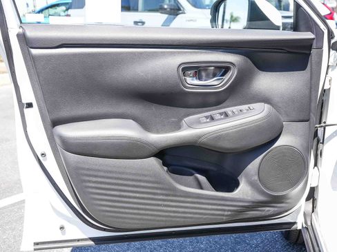 Used 2024 Honda HR-V LX image 26