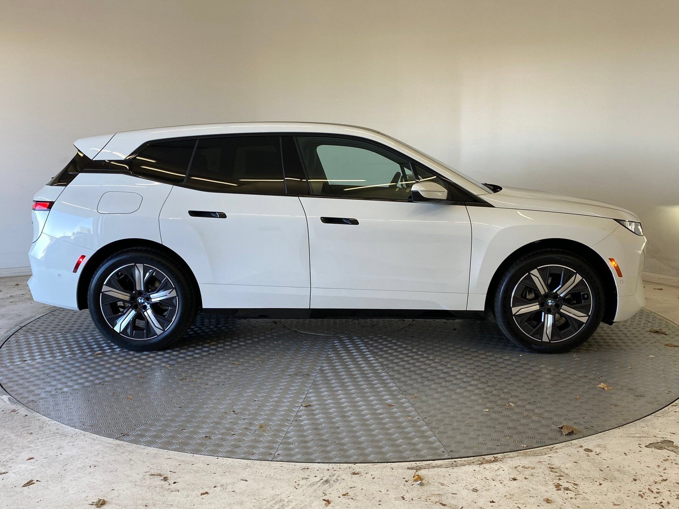 Used 2026 BMW iX xDrive45 AWD/4WD image 7