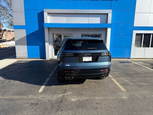 Used 2025 Chevrolet Traverse RS w/ LPO, Floor Liner Package image 6