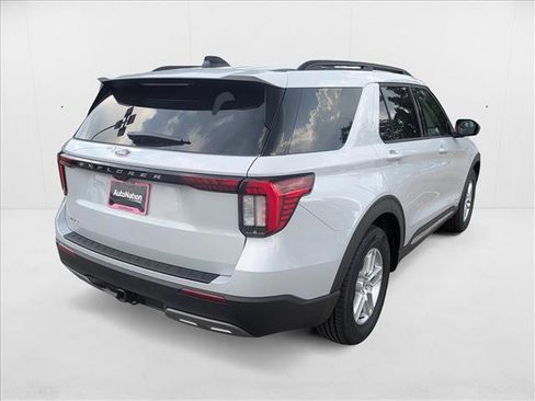 New 2025 Ford Explorer Active w/ Active Comfort Package image 4