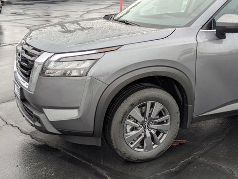 New 2025 Nissan Pathfinder SV image 8