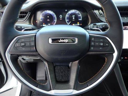 New 2026 Jeep Grand Cherokee Limited AWD/4WD image 15