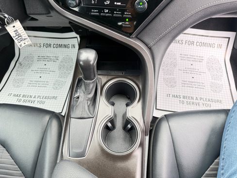 Used 2021 Toyota Camry SE image 40