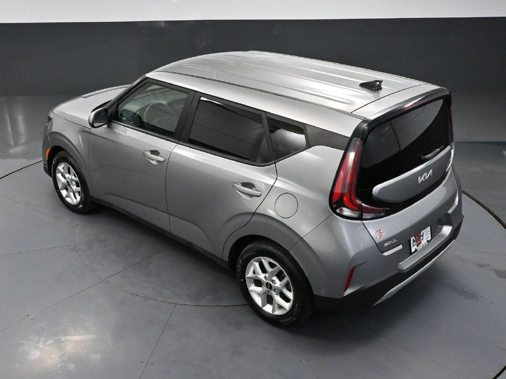 Used 2023 Kia Soul LX w/ LX Technology Package FWD image 45