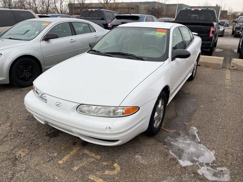 Used 2004 Oldsmobile Alero GL image 2