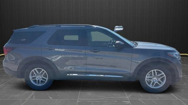 Used 2025 Ford Explorer Active w/ Active Comfort Package RWD image 6