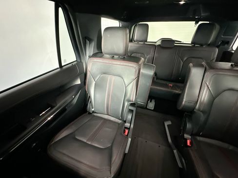 Used 2022 Ford Expedition Limited RWD image 12