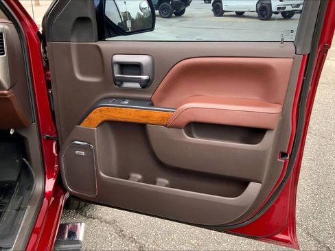 Used 2018 Chevrolet Silverado 1500 High Country image 23
