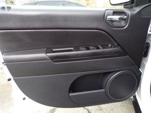 Used 2013 Jeep Compass Latitude w/ Sun/Sound Group image 13