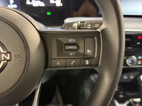 Used 2025 Nissan Kicks SV w/ Charging Package image 27