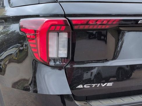 New 2026 Ford Explorer Active RWD image 12