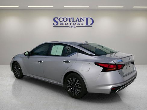 Used 2024 Nissan Altima 2.5 SV image 8