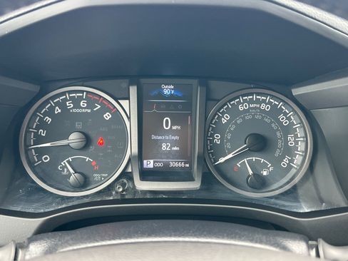 Used 2021 Toyota Tacoma TRD Off-Road AWD/4WD image 23