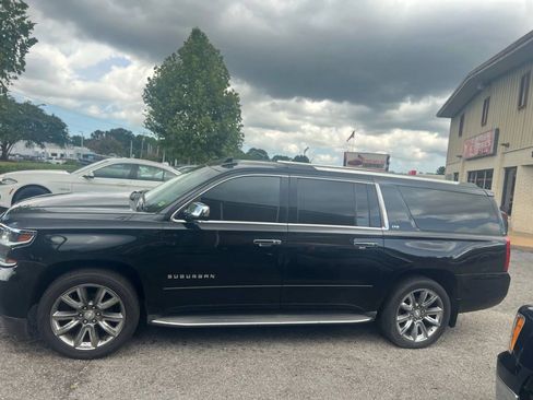 Used 2016 Chevrolet Suburban LTZ AWD/4WD image 4