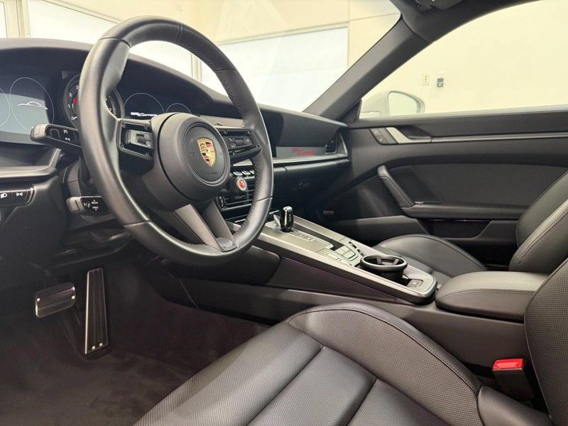 Used 2024 Porsche 911 Carrera w/ Premium Package RWD image 4