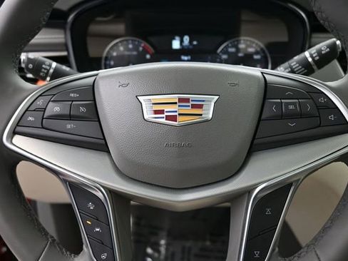 Used 2025 Cadillac XT5 Premium Luxury AWD/4WD image 33