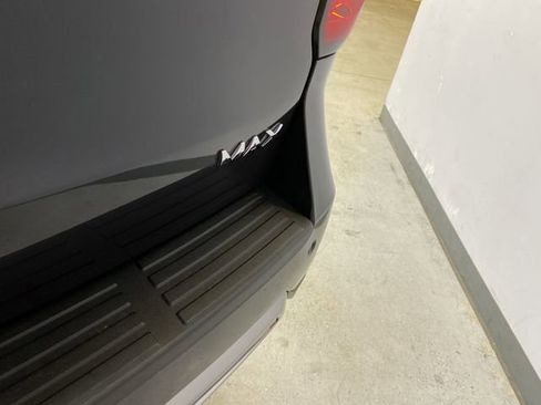 Used 2024 Ford Expedition Max XLT image 19