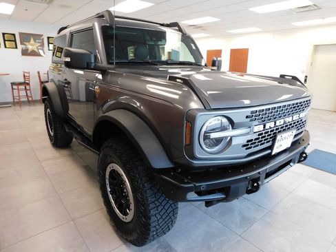 Certified 2024 Ford Bronco Badlands AWD/4WD image 3