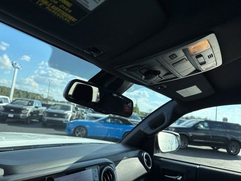 Used 2023 Toyota Tacoma TRD Off-Road image 23