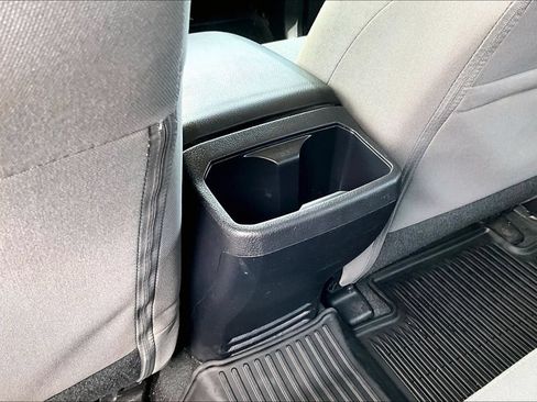 Used 2018 Toyota Tacoma SR5 AWD/4WD image 33
