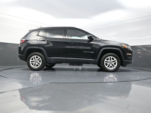 Used 2018 Jeep Compass Sport AWD/4WD image 28