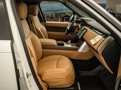 New 2026 Land Rover Range Rover Long Wheelbase SE AWD/4WD image 23