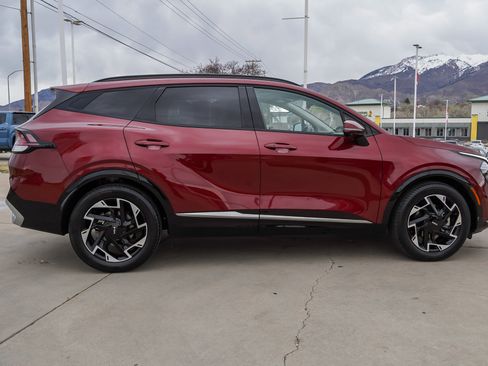 Used 2023 Kia Sportage SX image 9