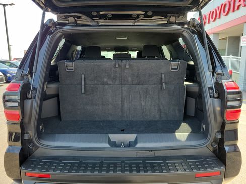 Used 2025 Toyota 4Runner SR5 AWD/4WD image 8