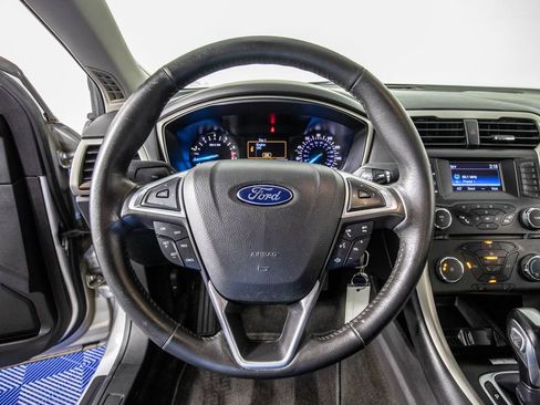 Used 2015 Ford Fusion SE w/ Equipment Group 202A FWD image 18